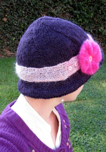 Button Box cloche hat knitting pattern by Cassie Castillo
