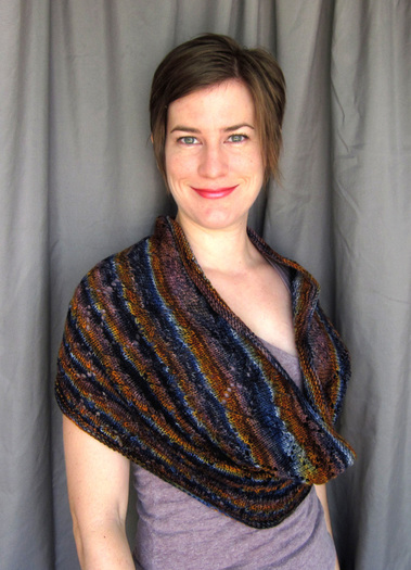 Jayda Cowl knitting pattern by Cassie Castillo.  Lace cowl in adjustable size.