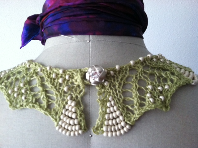 Endira Necklace knitting pattern by Cassie Castillo.  Beaded lace collar style necklace.