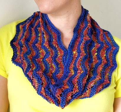 Jayda Cowl knitting pattern by Cassie Castillo.  Lace cowl in adjustable size.