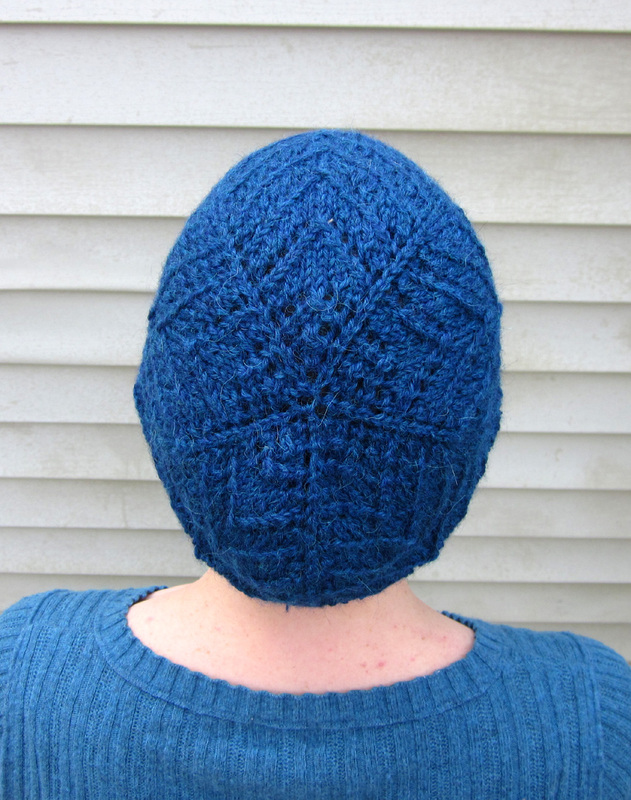 Etoile Hat knitting pattern by Cassie Castillo